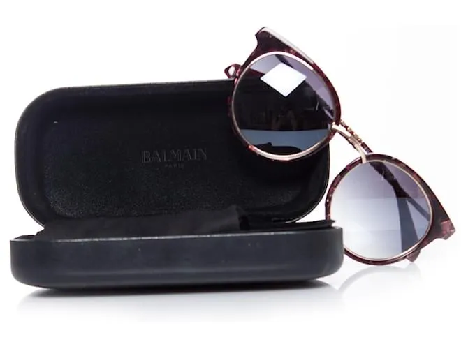 Balmain Balmaın, Gafas de sol rojas de gran tamaño. 