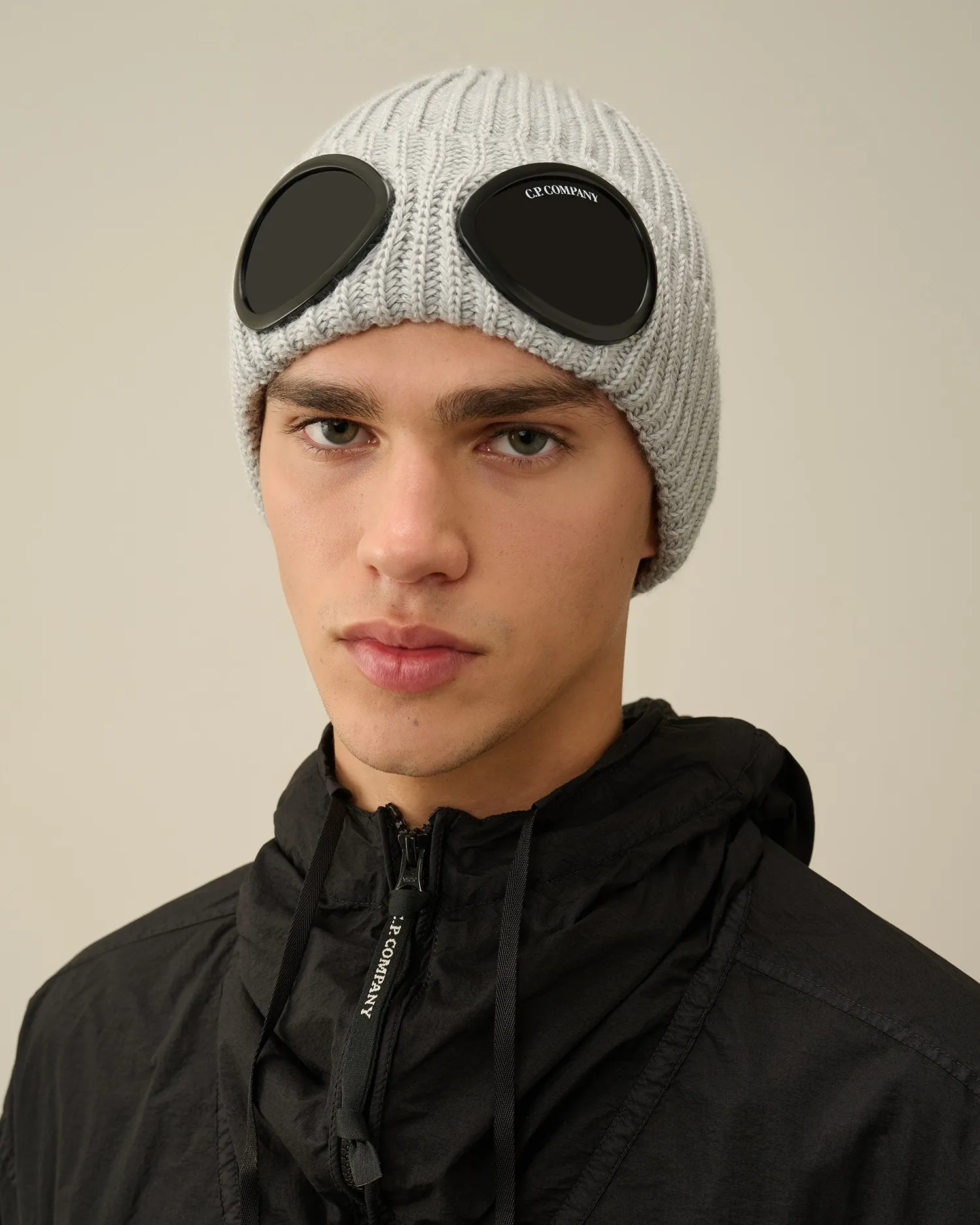 C.P. COMPANY GOGGLE BEANIE MOON MELANGNE