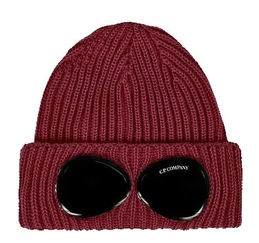 C.P. COMPANY GOGGLE BEANIE PORT ROYAL RED