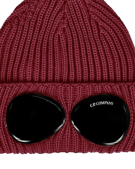 C.P. COMPANY GOGGLE BEANIE PORT ROYAL RED