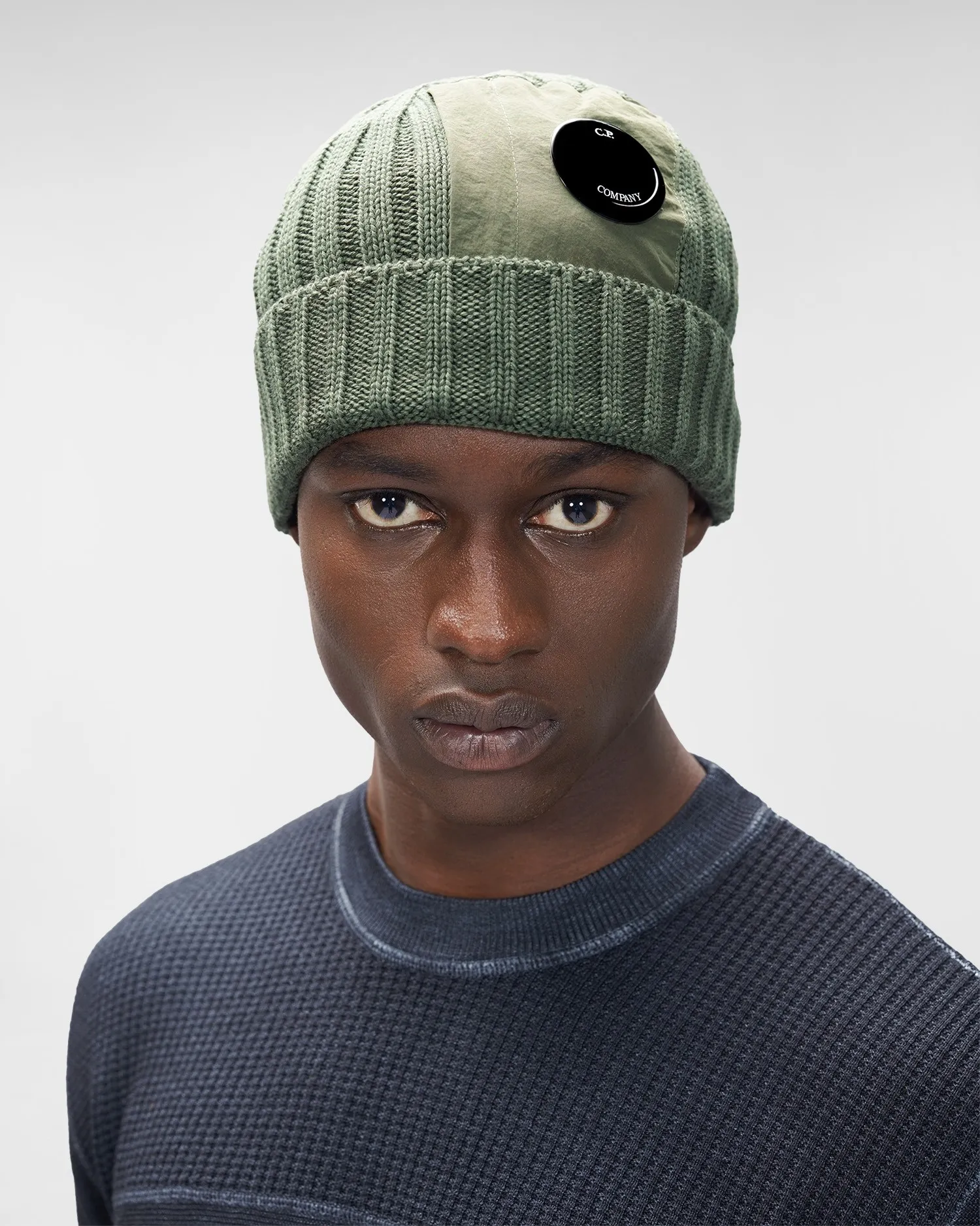 C.P. COMPANY UTILITY BEANIE STONE GREY