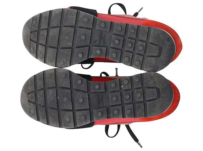 Day Balenciaga Race Runner Low Top Sneakers en cuero rojo y negro Impresión de pitón 