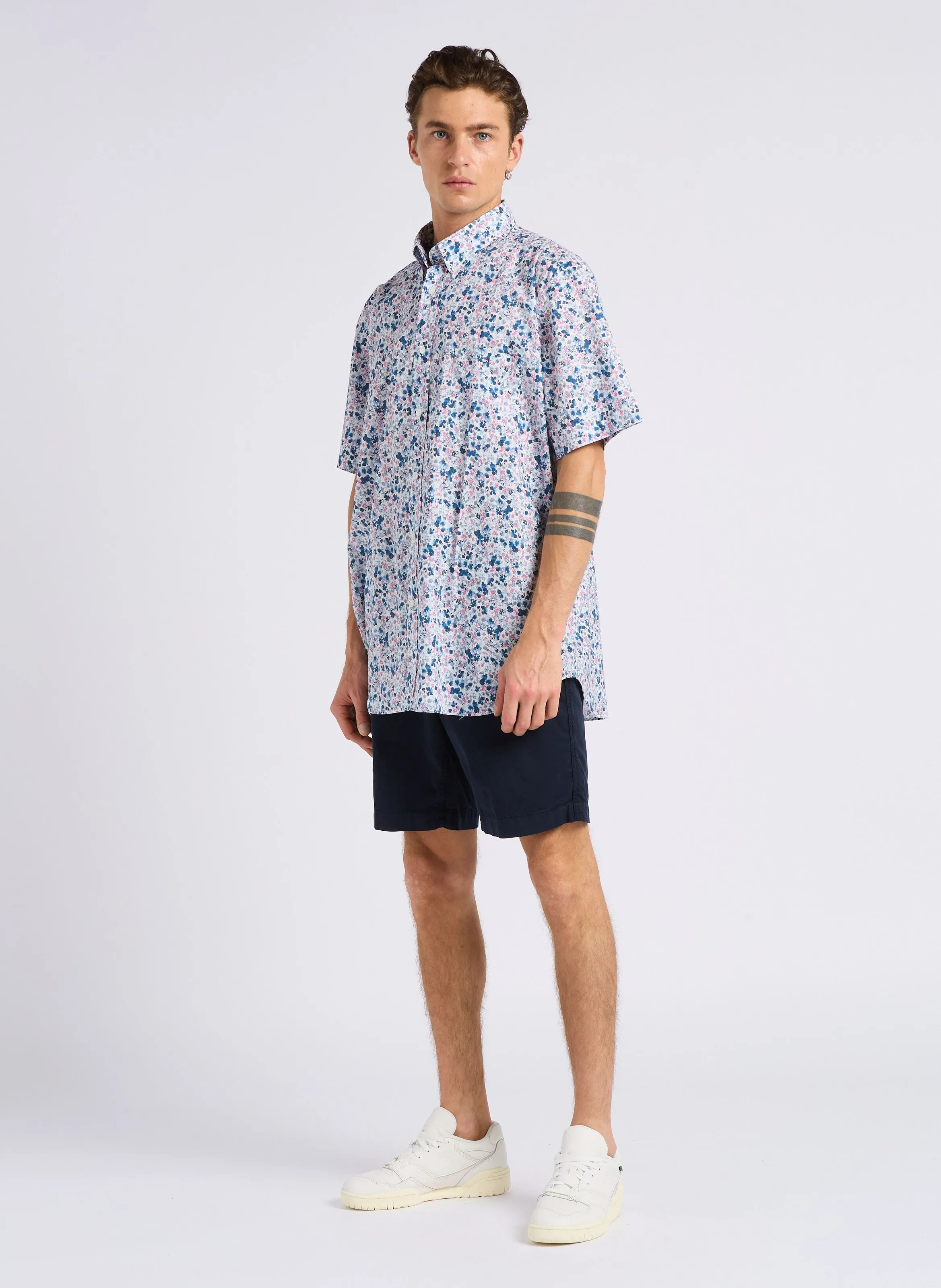 EDEN PARK Camisa regular fit de algodón con estampado floral en blanco