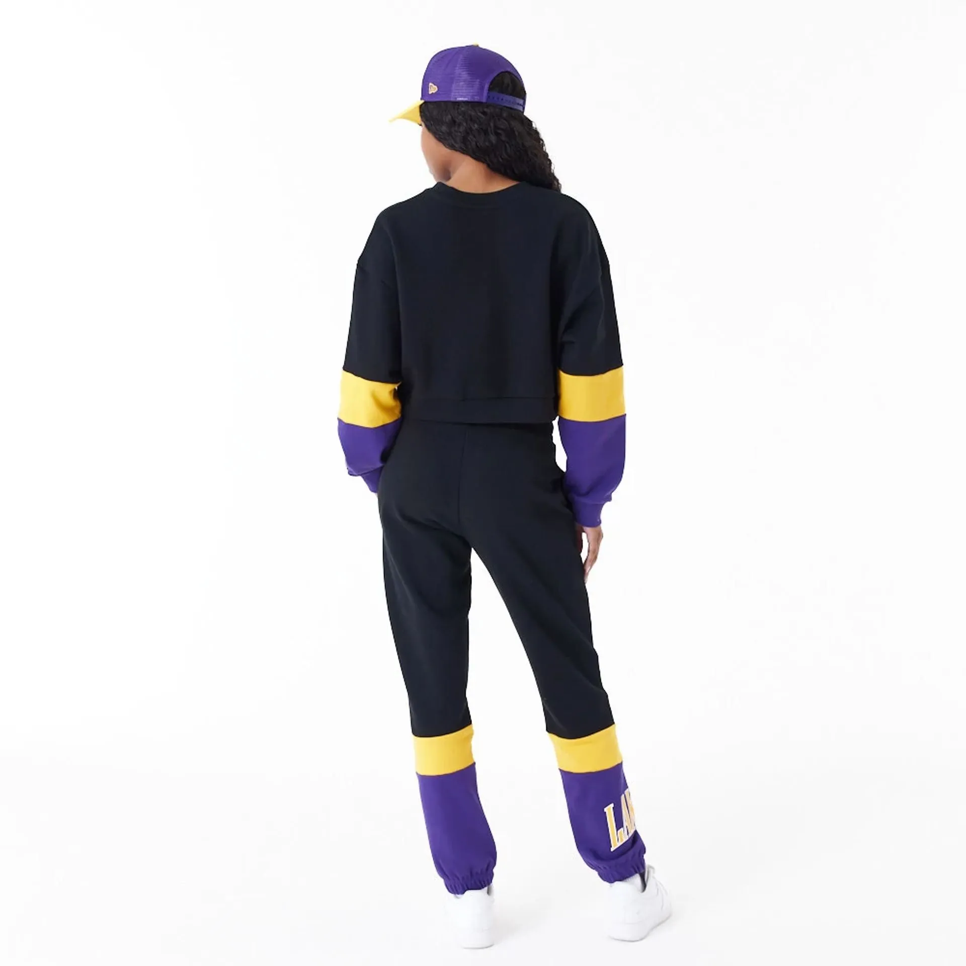 LA Lakers Sudadera corta de cuello redondo en bloque de color negro para mujer de la NBA