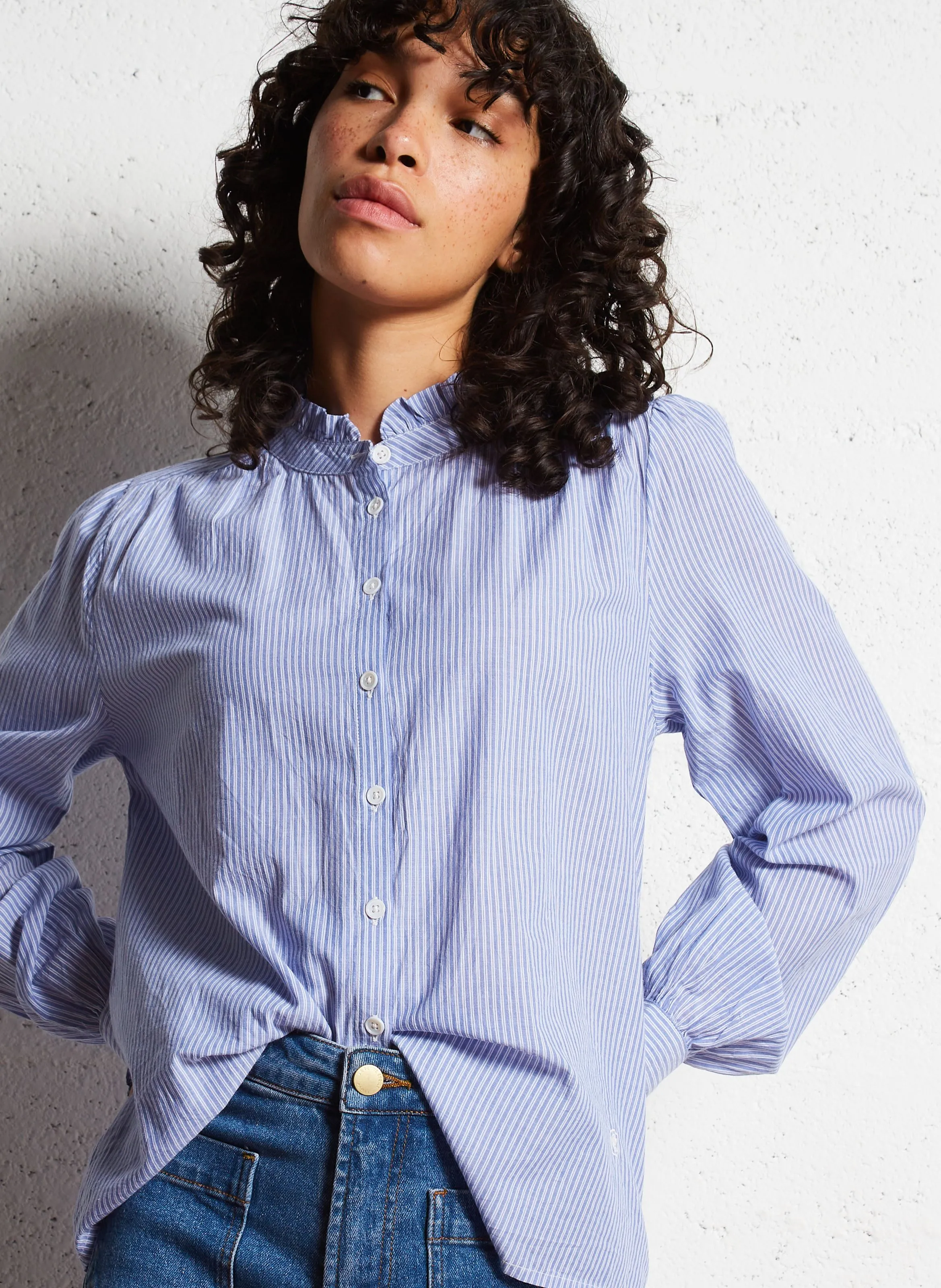 LA PETITE ETOILE BECKY - Camisa holgada de algodón con cuello redondo en azul