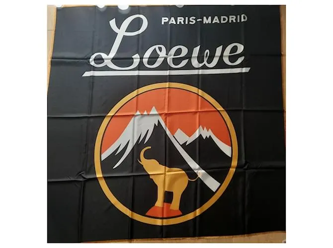 LOEWE PARÍS MADRID - 140X140 CM - 100% Soie Negro 